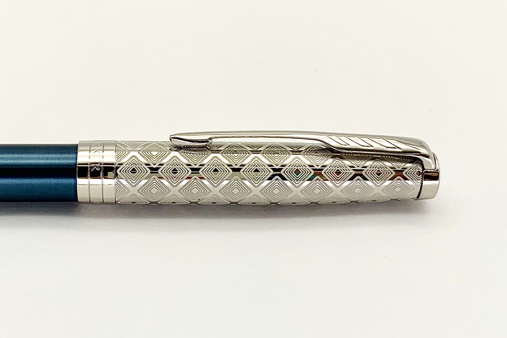 ParkerSonnetMetalAndBlueLacquerBallPen_e